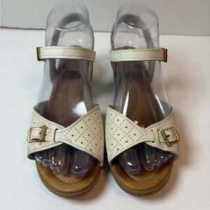 Vintage Softspots white leather open toe sandals buckle closure size 6.5